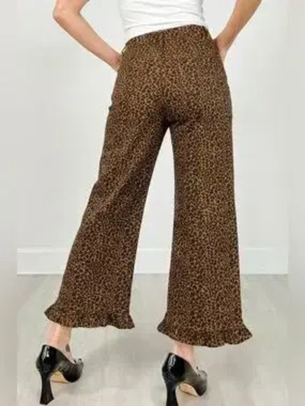 Leopard Print Ruffled Hem Shift Jeans - Picture 4 of 9